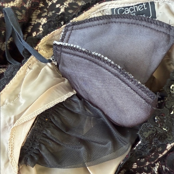 Cachet - Vintage Whimsygoth Black Fitted Lace Top - size 9/10 - Picture 9 of 9